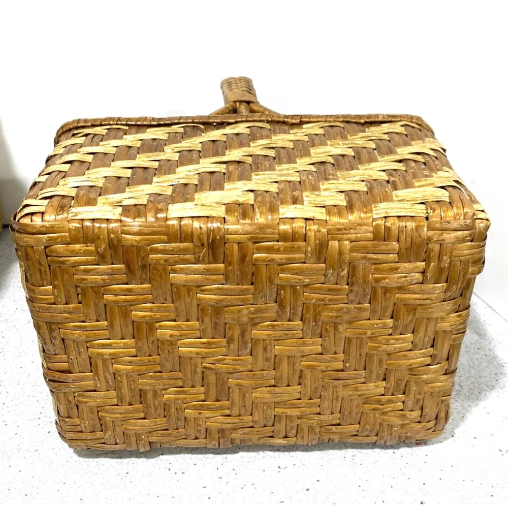 Vintage Woven Market Basket Small Split Lid Top Handle Carrier Wicker & Fruit